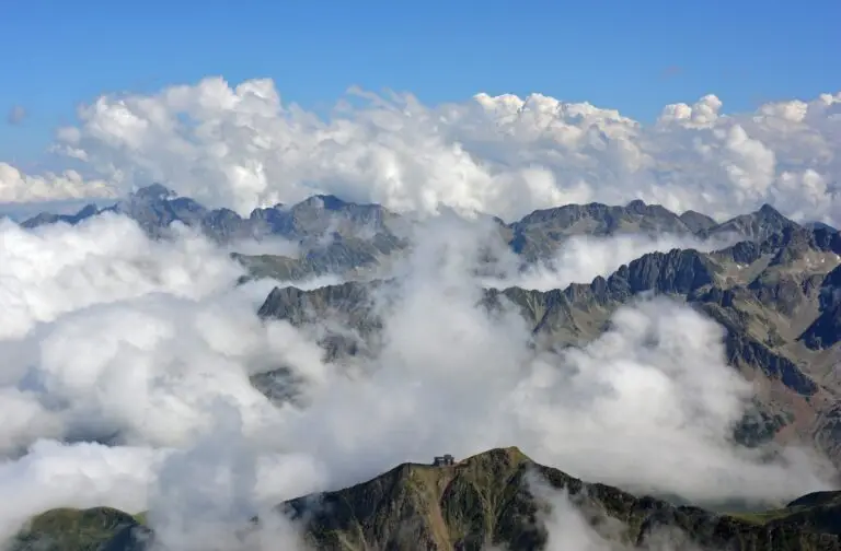 les pyrenees